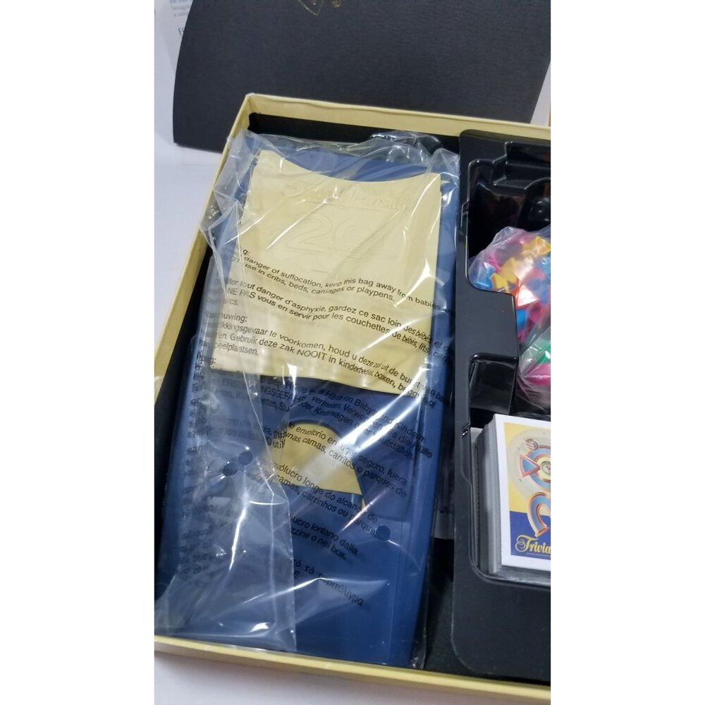 Trivial Pursuit 20th Anniversary Edition Board Game Never Played Vintage - Picture 4 of 15